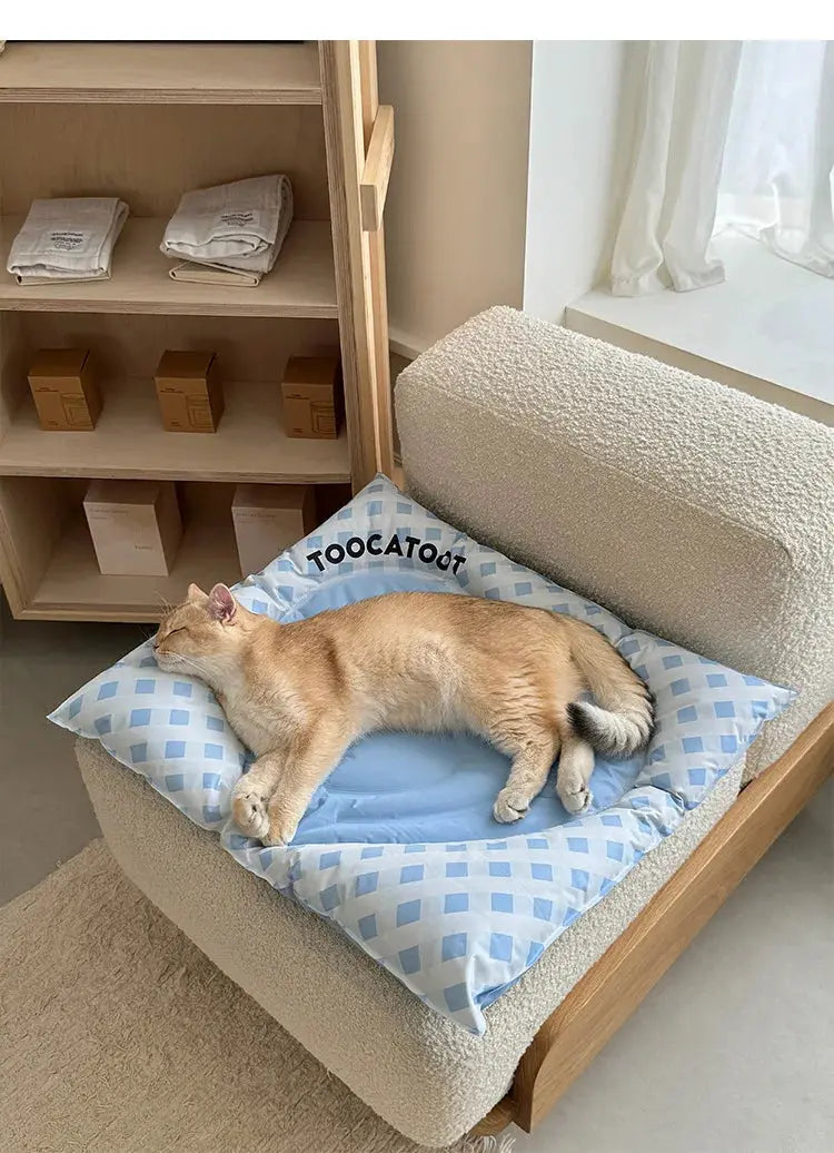 BloomHeart™ Cooling Pet Mat – Heart-Shaped Summer Bed for Cats & Small Dogs Pet Bloom Studio