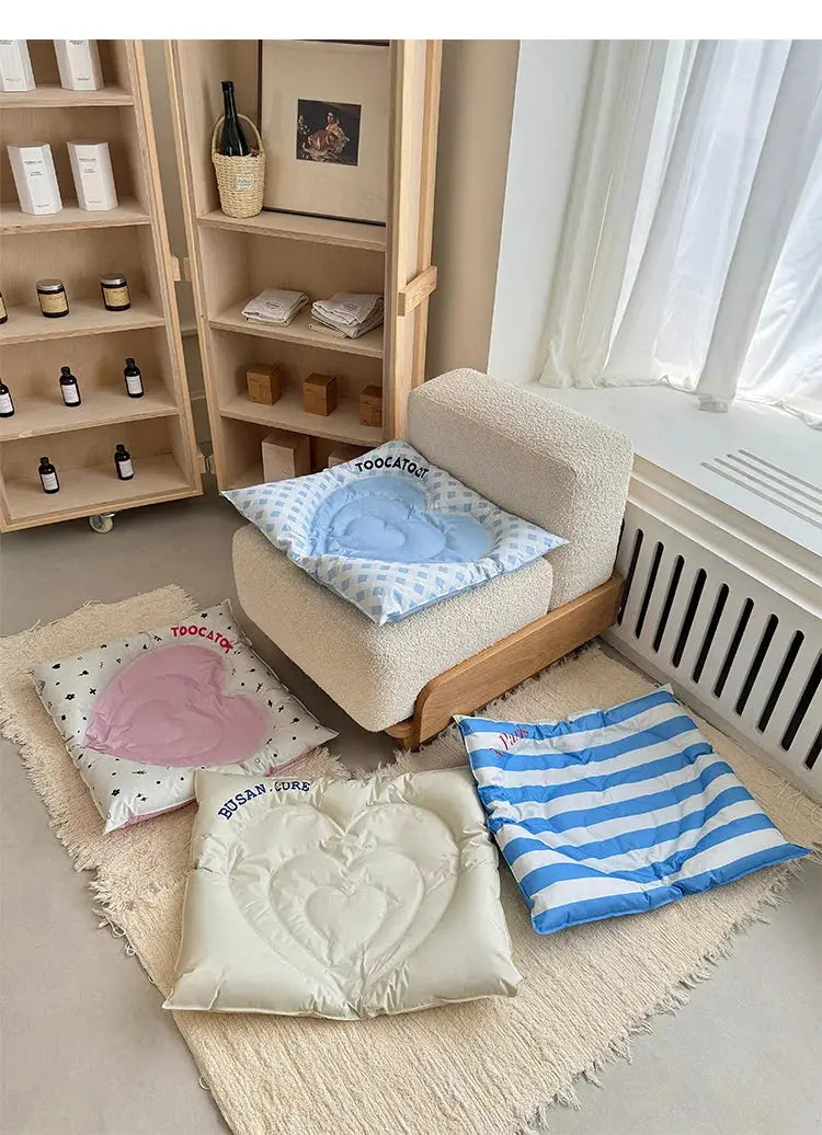 BloomHeart™ Cooling Pet Mat – Heart-Shaped Summer Bed for Cats & Small Dogs Pet Bloom Studio