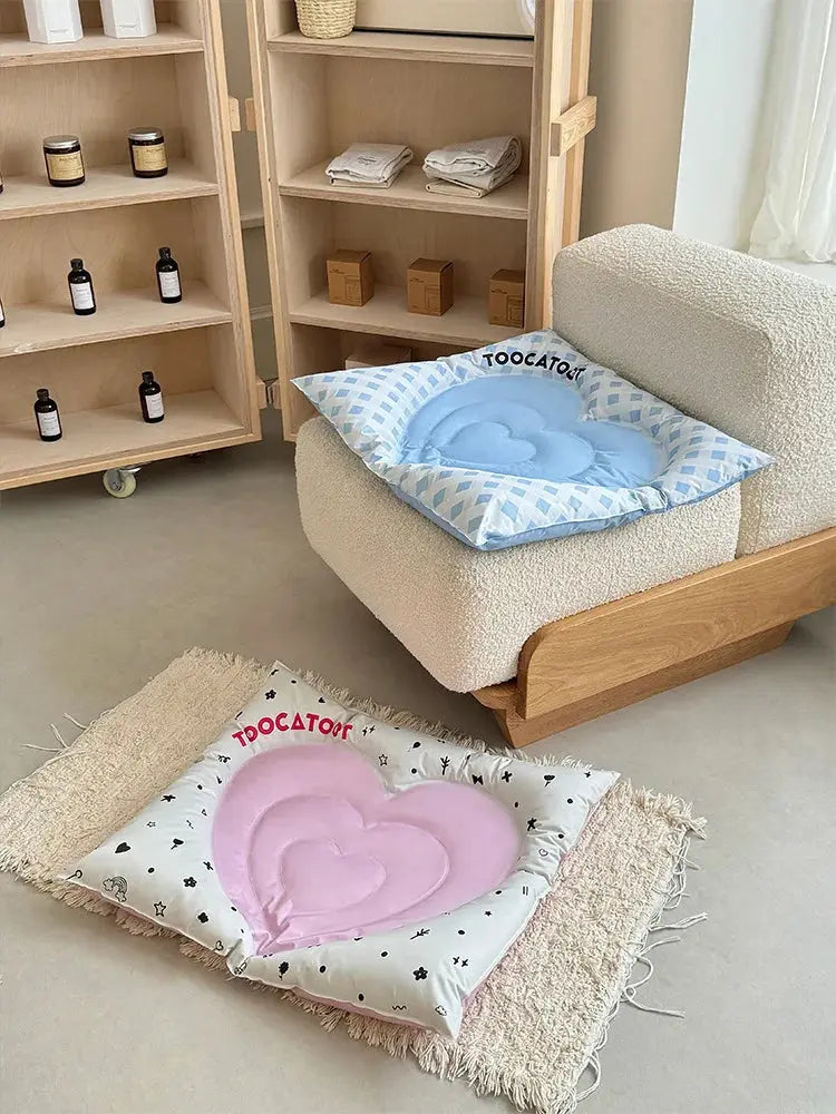 BloomHeart™ Cooling Pet Mat – Heart-Shaped Summer Bed for Cats & Small Dogs Pet Bloom Studio