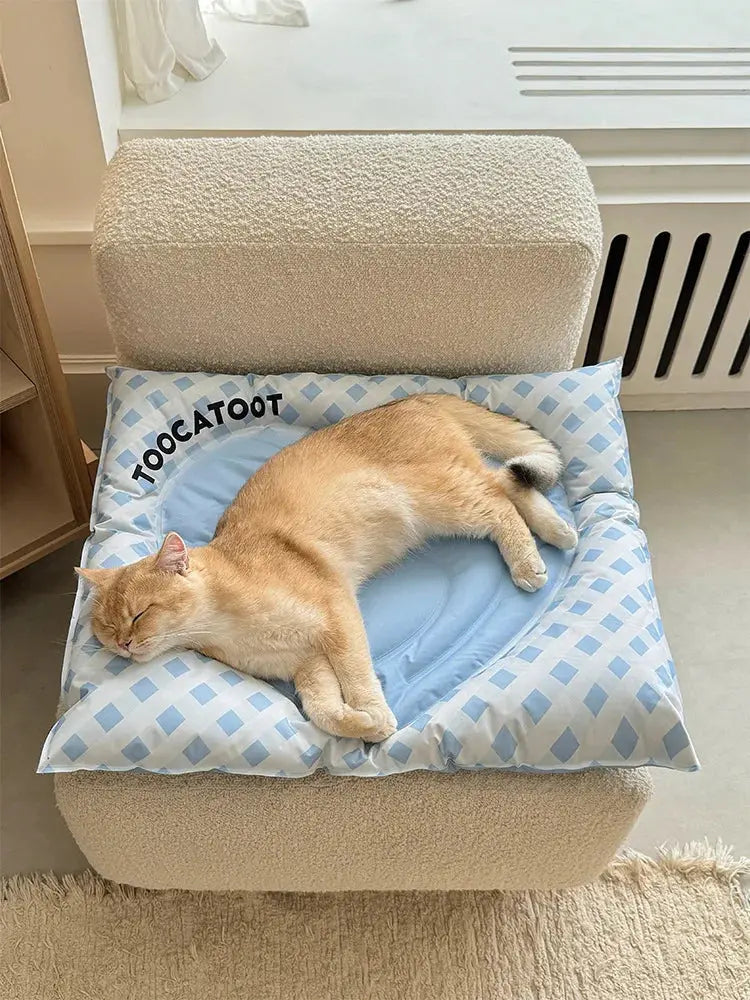 BloomHeart™ Cooling Pet Mat – Heart-Shaped Summer Bed for Cats & Small Dogs Pet Bloom Studio