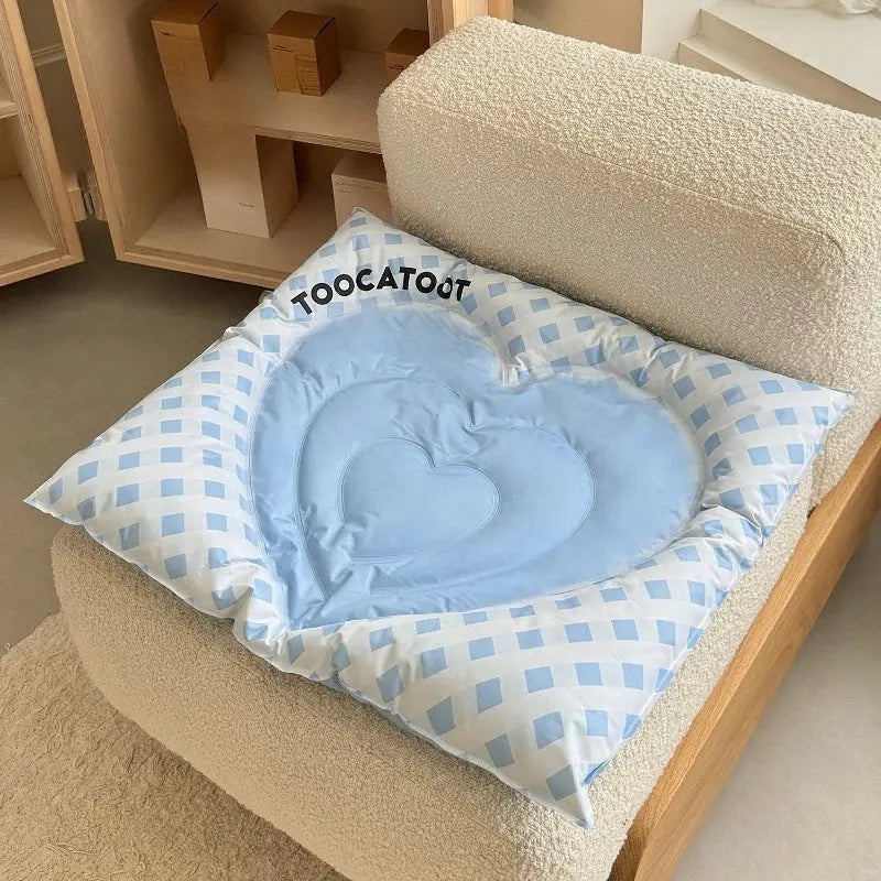 BloomHeart™ Cooling Pet Mat – Heart-Shaped Summer Bed for Cats & Small Dogs Pet Bloom Studio