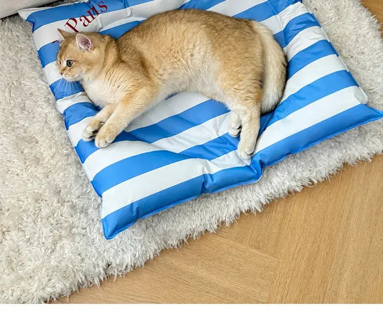BloomHeart™ Cooling Pet Mat – Heart-Shaped Summer Bed for Cats & Small Dogs Pet Bloom Studio